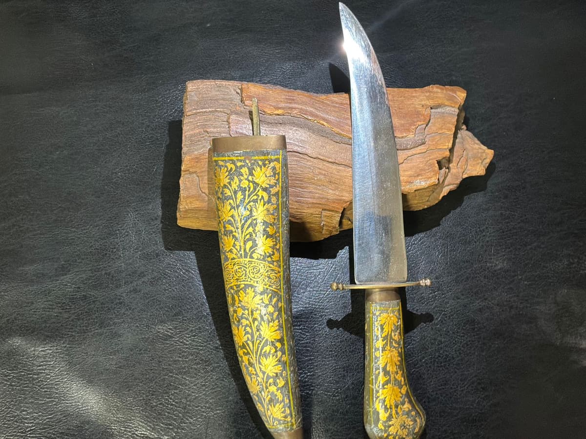kashmir gold leaf dagger