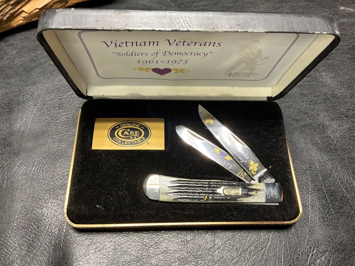 Case xx Vietnam Veterans collector series